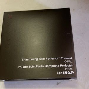 Becca shimmering skin protector- pressed Opal